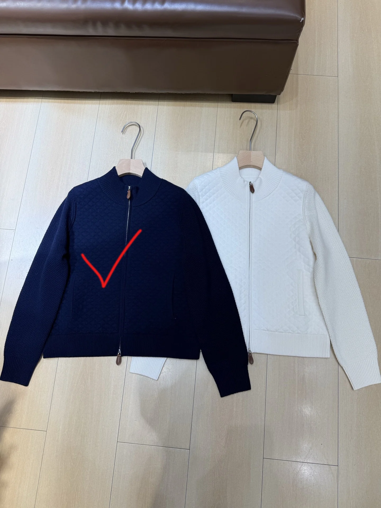 2026 Early Autumn New High-Quality Fashionable Casual Diamond Pattern Knitted Cardigan for Women