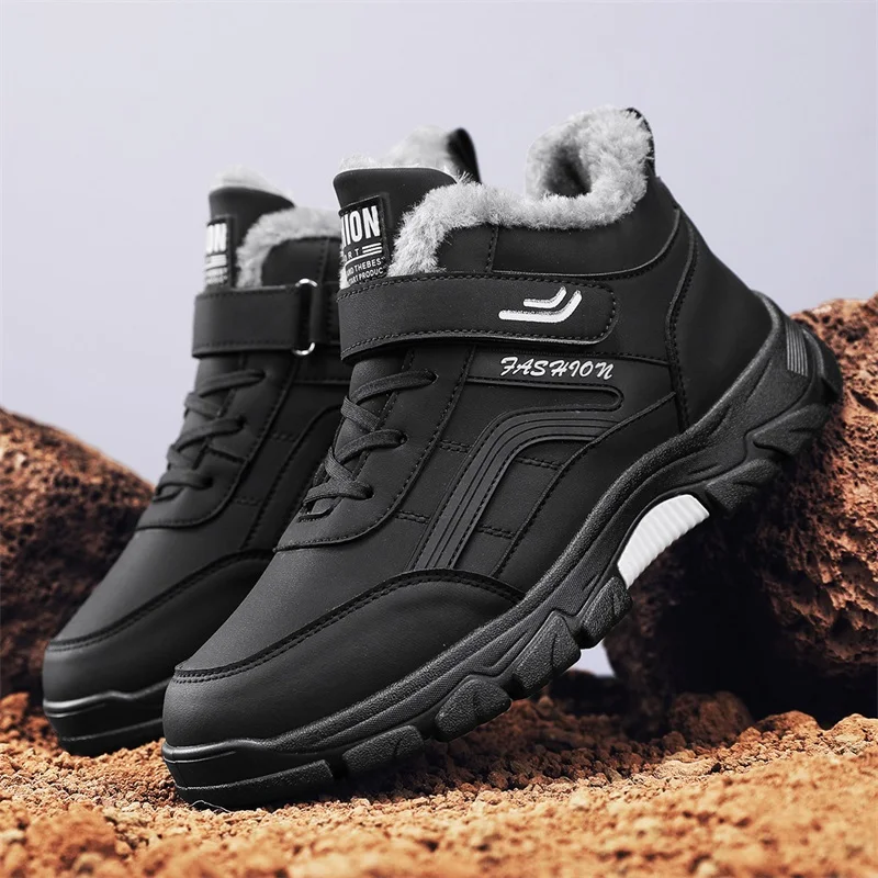 Botas de algodón cálidas de piel de invierno de talla grande 39-48, botas de nieve con parte inferior gruesa, botines altos para motocicleta, zapatillas deportivas para exteriores