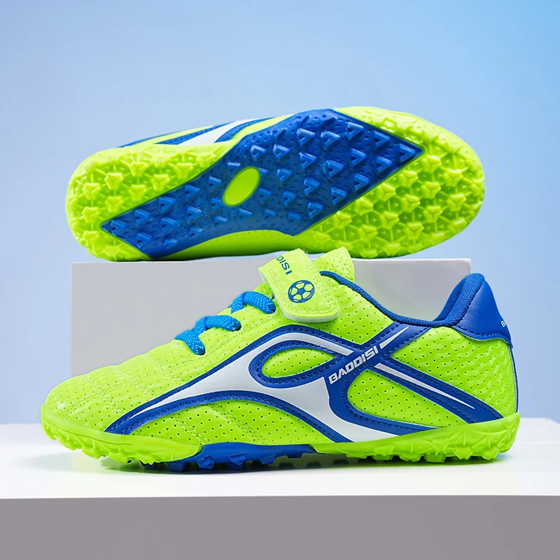 

A pair of children's four-season leather football shoes with studs, wear-resistant football shoes, sizes 28-39，MZ-368-1