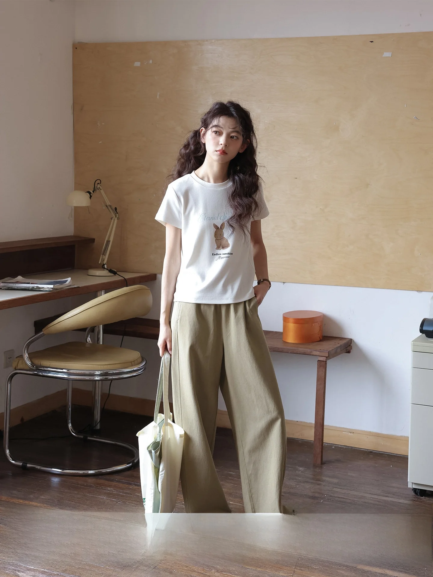 

Comfortable Loose Palm Sunlight Khaki Casual Pants Women Summer White Straight Leg Wide Leg Trousers Breathable Cotton Lenzing