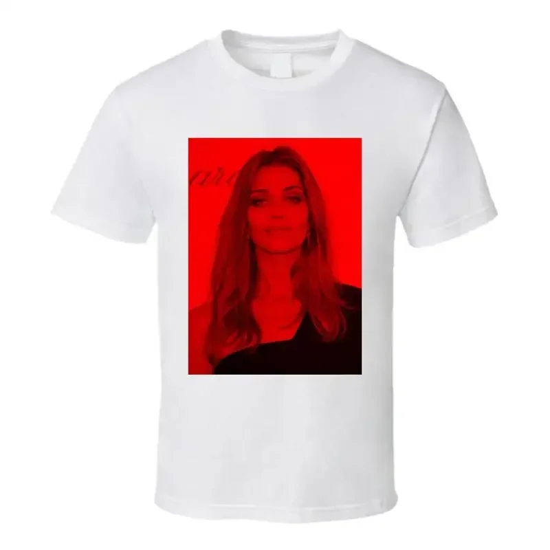 Camiseta de moda oscura de Ana Beatriz Barros 10 Celebs