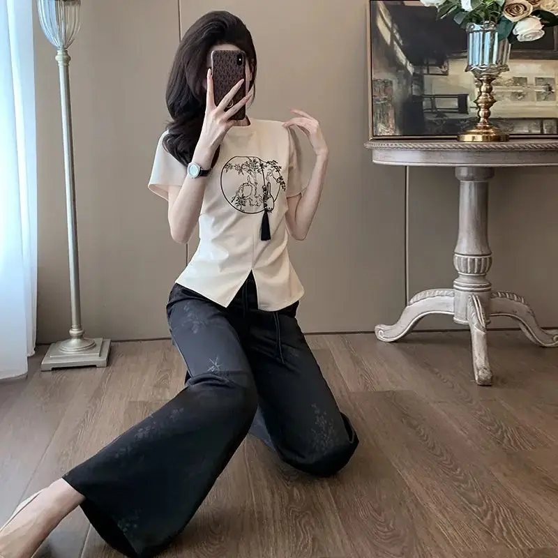 

Офисные женские брюки для работы. Стильный удобный комплект из двух предметов. Верх и низ с рукавами. Полные женские брюки.