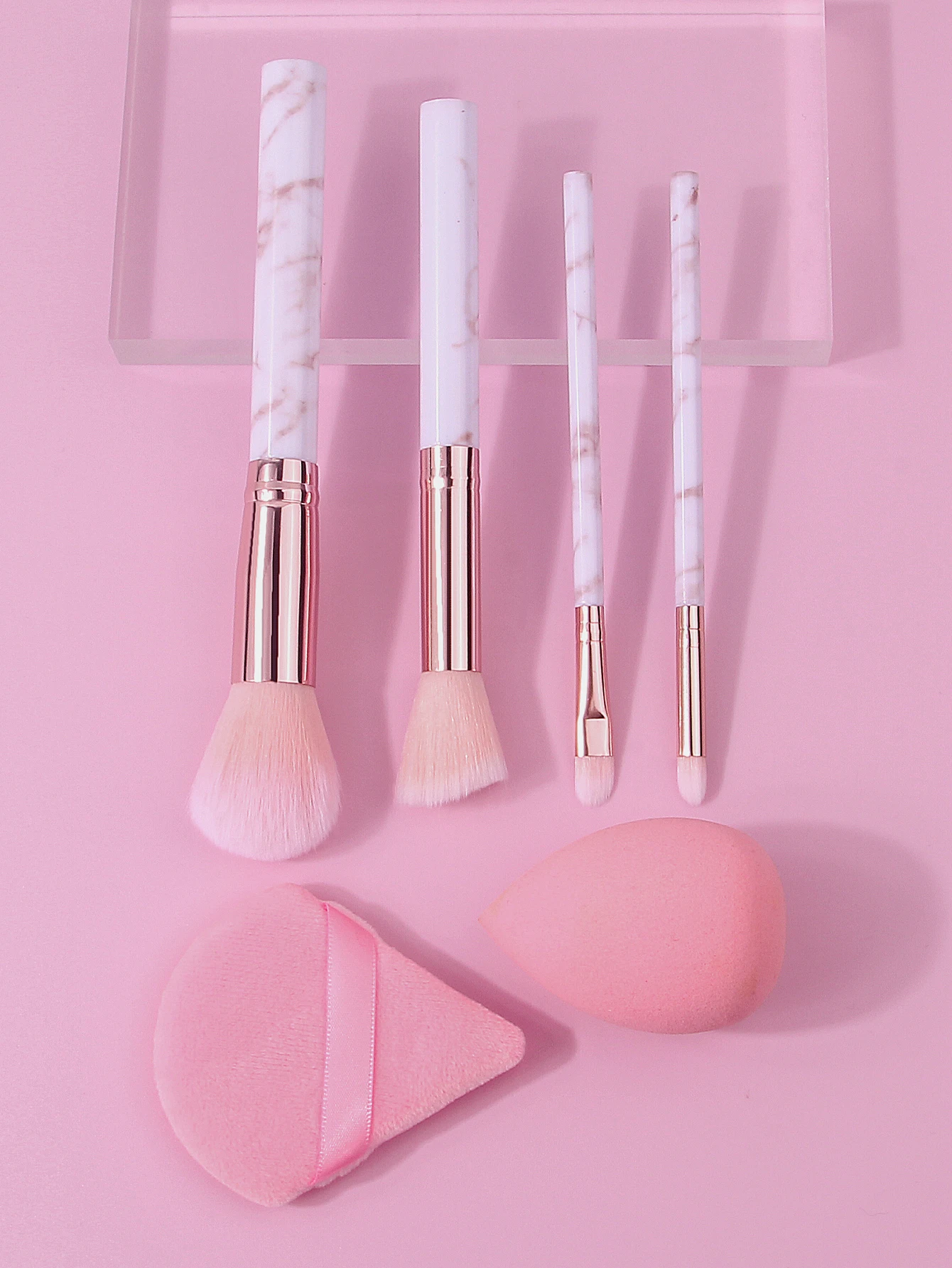 Juego de brochas de maquillaje profesional de 6 piezas con esponja, brochas de nailon suave para rostro/contorno/ojos/blush, kit de regalo cosmético premium para mujeres