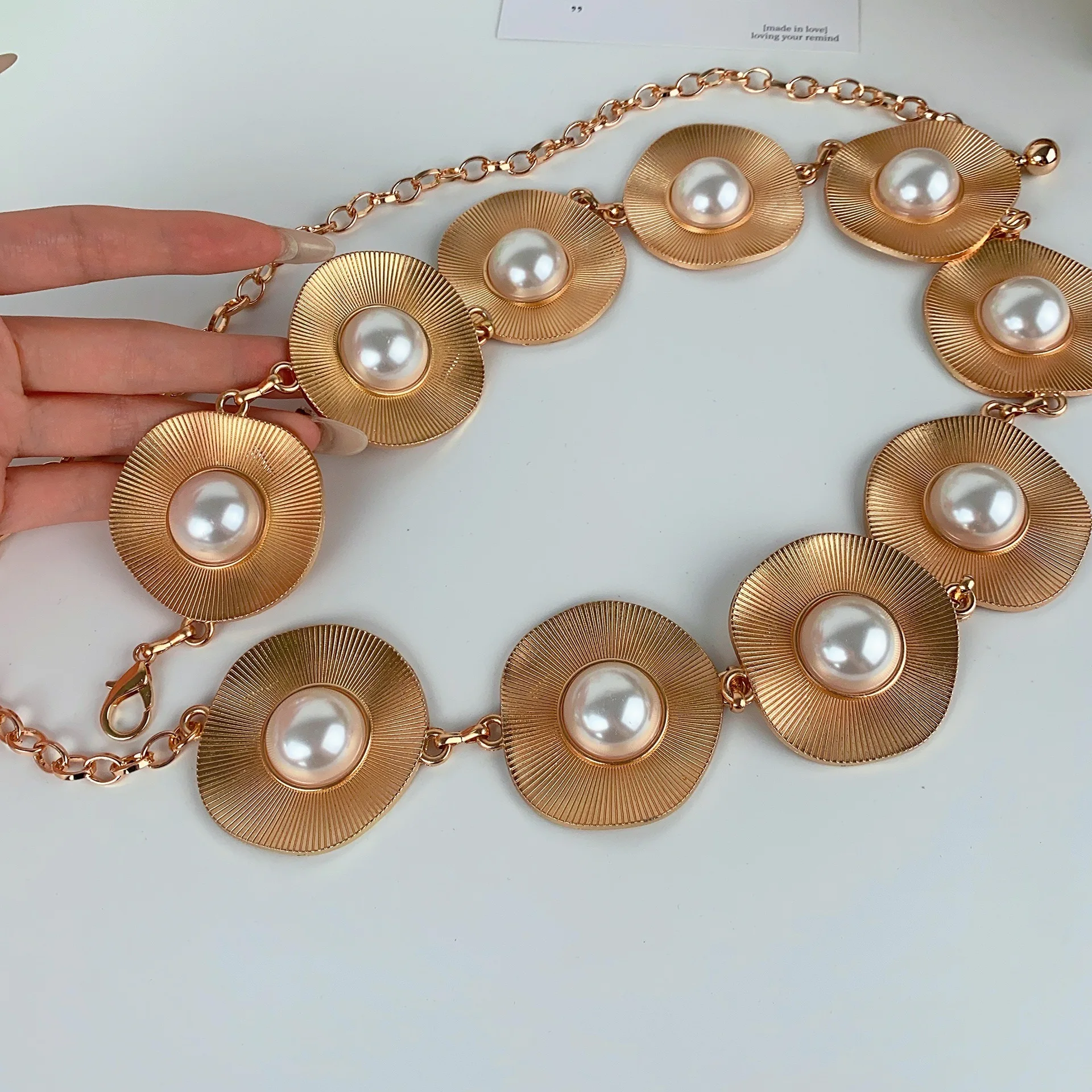 Fashion Light Luxury Flower Pearl Waist Chain Woman Metal Belt Boho Fashion Versatile Clothing Accessories