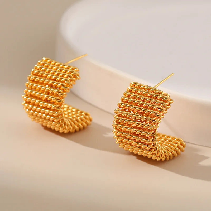 Exquisite 18k Gold Plated Widen Multi Layer Knittin Piercing Small Stud Earrings for Women Personalized Geometric Metal Jewelry