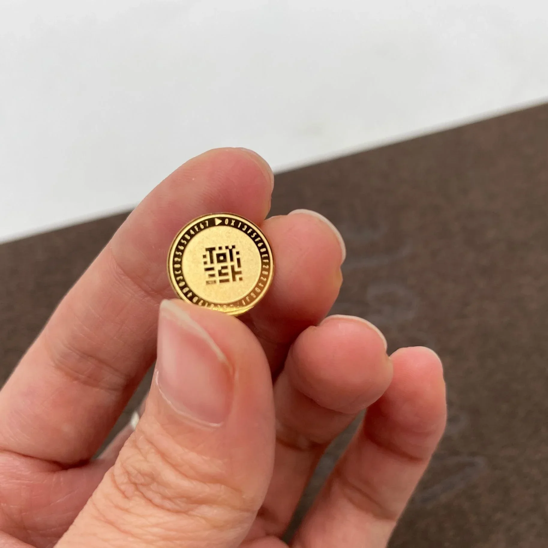 

DU Corroded Lines Зеркальные Золотые металлические карты из нержавеющей стали