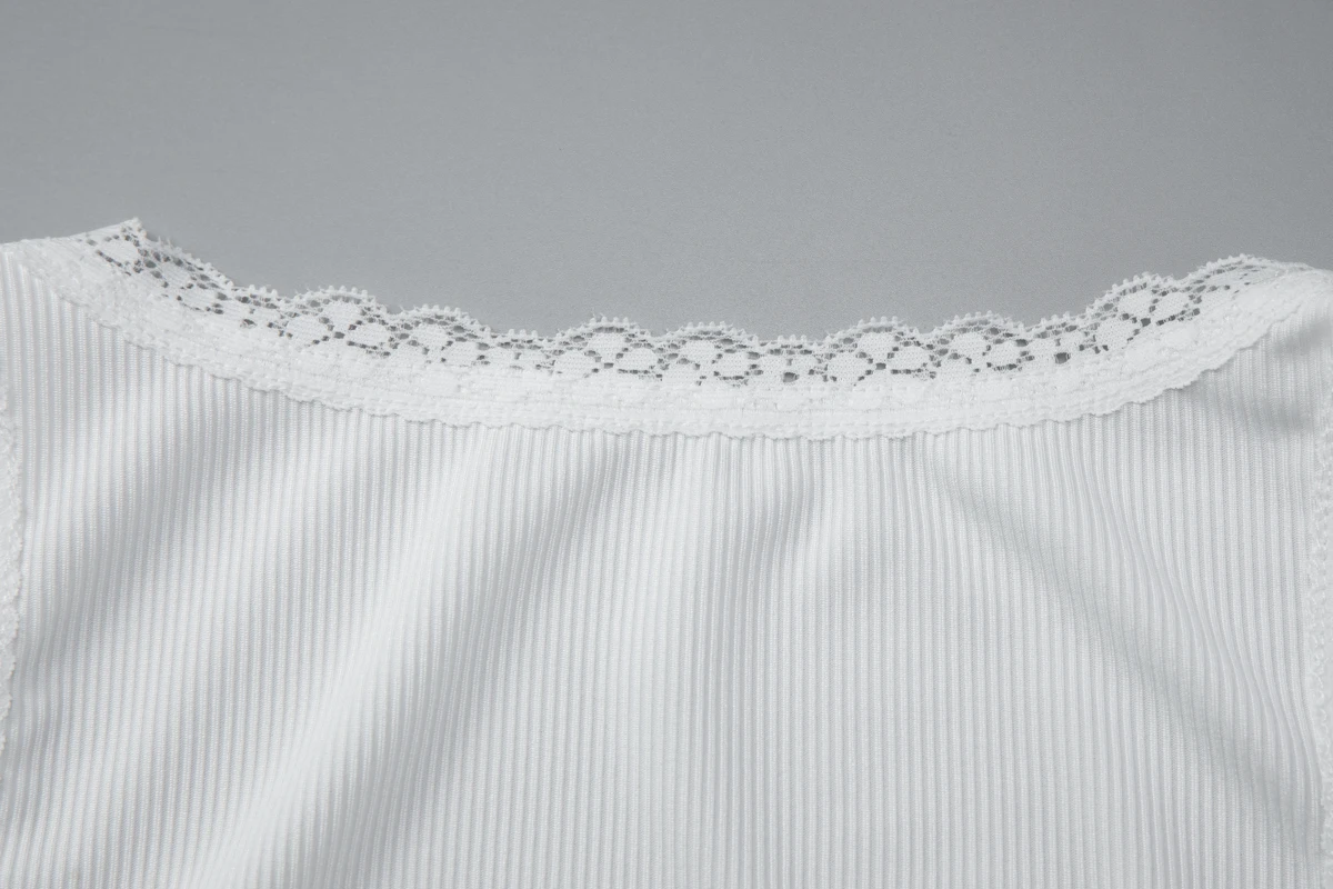 Hugcitar Geripptes Crop-Top mit quadratischem Kragen, Trägern, Patchwork, Spitze und Knöpfen, sexy Crop-Top für den Sommer, Damenmode-Outfit, Streetwear, Yoga, Club – Detail 12