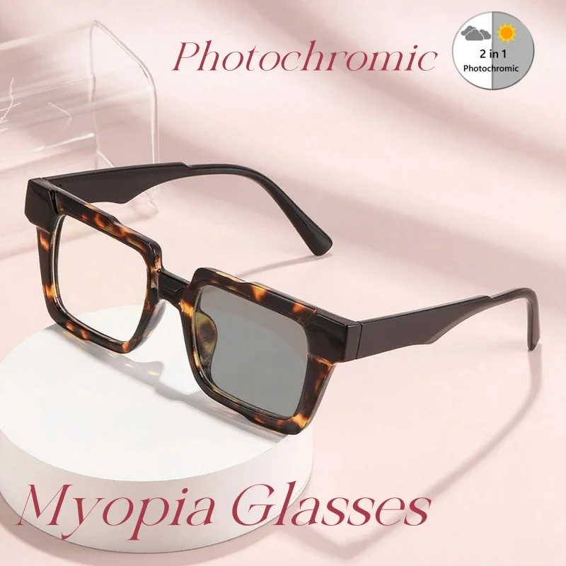 

Fashionable Men's and Women's Small Frame Photochromic Myopia Glasses Large Frame Versatile Anti UV Photochromic Myopia Glasses