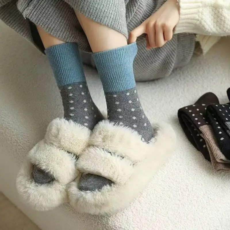 1/4 زوج الخريف الشتاء رمادي أزرق منتصف جوارب أنبوبية النسخة الكورية المألوف توالت حافة المشارب لينة مريحة الجوارب غير رسمية