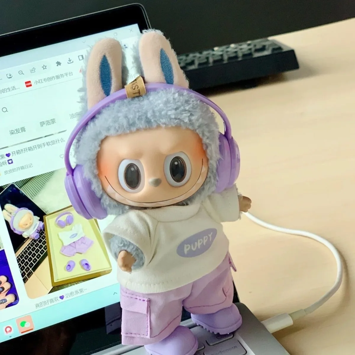 

Printed T-shirt with Overalls of The Same Color, Fashionable and Versatile Suitable for 17cmlabubu Doll Clothing Decoration