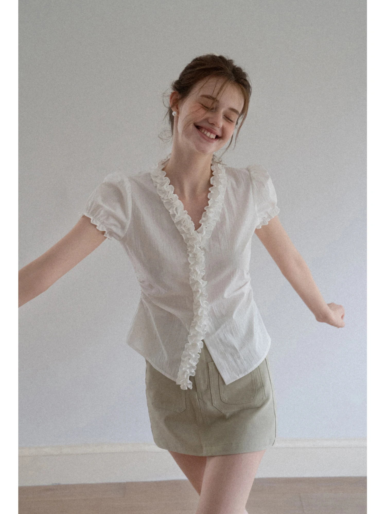 

Slimming V-Ne Bubble Sve ort Sve irt Women's Summer Waist-Cinching Design Sense EGGKA French Sle Polyester Cott...