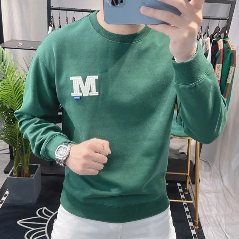 Sweatshirts for Man Top Green Letter Pullover Men's Clothing Hoodieless Embroidered Autumn Streetwear Korean Style Offers Cheap