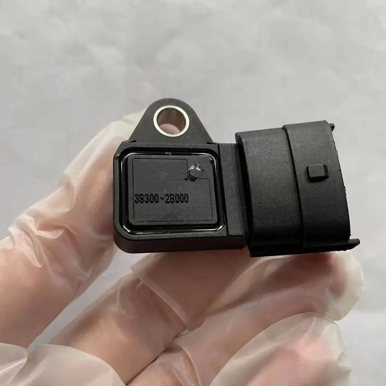 

Датчик давления воздуха в коллекторе (MAP-сенсор) 39300-2B000 для Accent, Sorento, Sportage, Forte, Koup, Optima, Rondo (1 шт.)