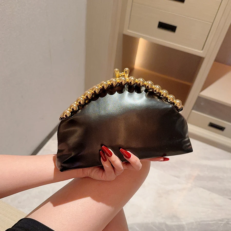 

Vintage Artificial Leather Clutch Bag，Black Purse，Prom Dresses for Women，Shell Bag，Beaded Clouds Bag Chains Shoulder Bags