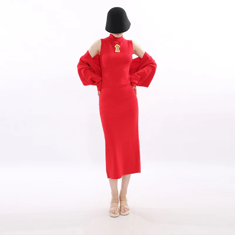 フランスのエレガントな気質を持つ社交界の女性向け、長袖ベスト、スタンドカラー、ノースリーブ、ハイウエスト、ボディコン、スリット入りの赤いドレス