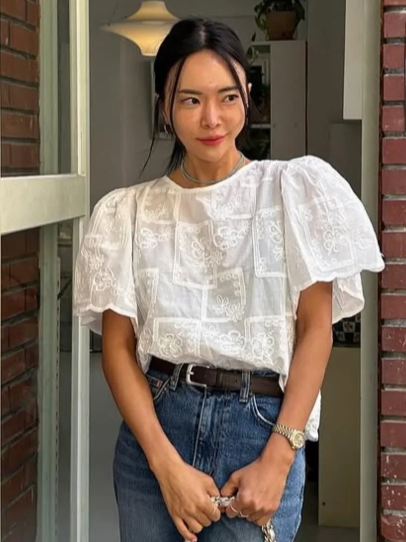 เสื้อผู้หญิงปักลายเก๋ไก๋ ดีไซน์ใหม่สำหรับฤดูร้อน ทรงหลวม ใส่ได้หลากหลาย สไตล์หรูหรา เหมาะสำหรับทำงาน ออกงาน ออนไลน์เท่านั้น