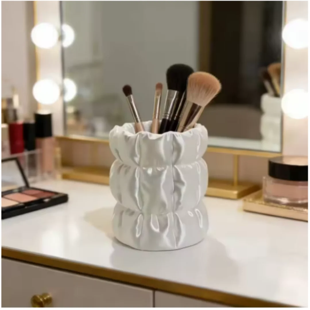 Luxury Skincare And Makeup Brands - Cloud Ruched Satin Make-up Pinselhalter, Multifunktionaler