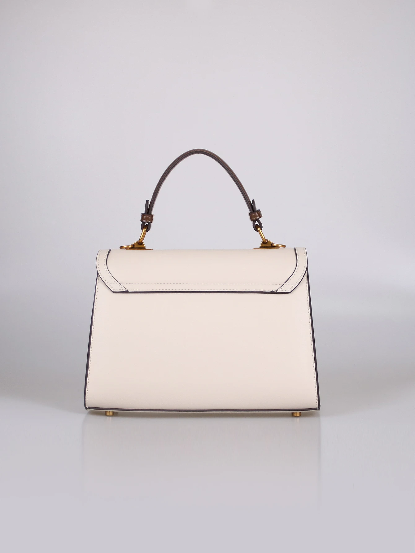 Luxury and Vintage Handbag with Premium Metal Badge Decoration and High Quality Leather 2026 Women's Popular Single Shoulder Bag