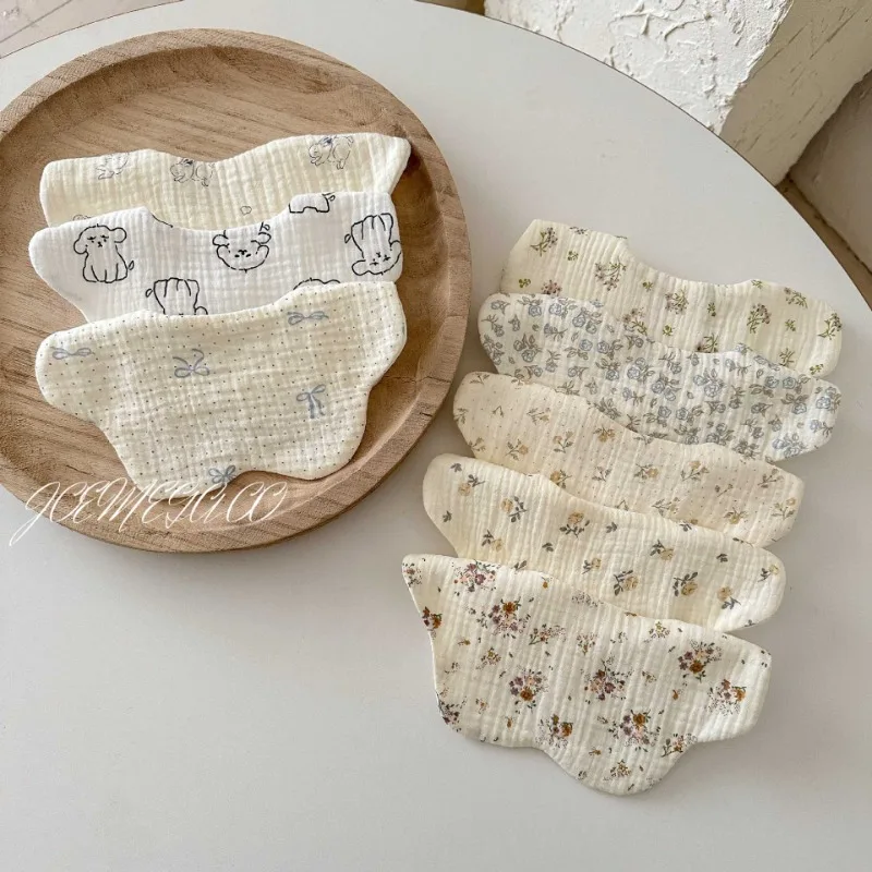 

Korean INS Style Drool Bibs for Babies Cute Cartoon Petal Shape Bandana Feeding Bib Anti-Spit Up Summer Baby Essentials Set