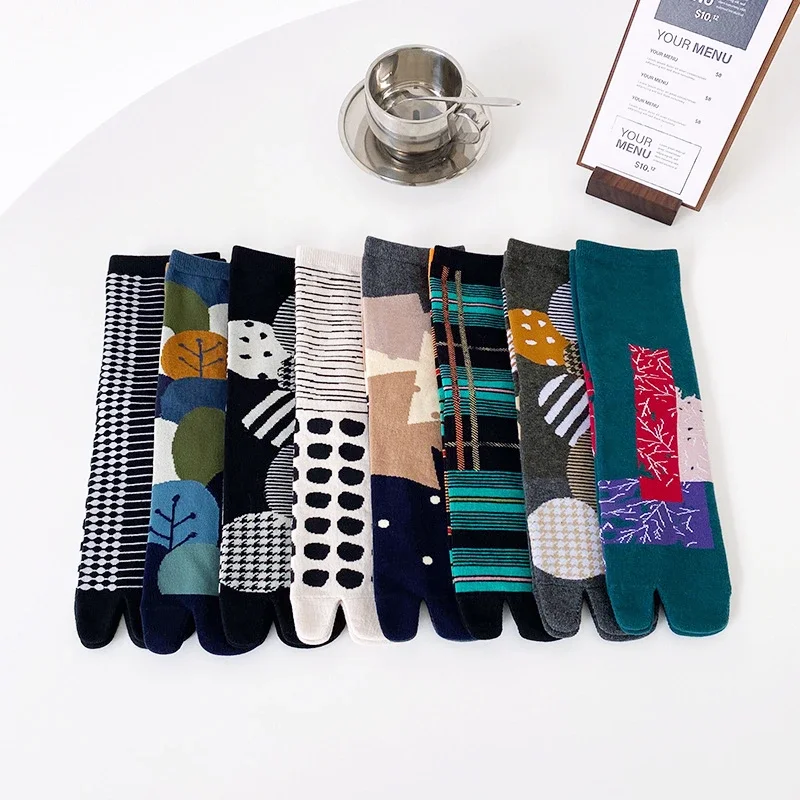 

Women Colorful Jacquard Two-Toed Socks Combed Cotton Soft Breathable Split Toe Socks Funny Chic Plants Leopard Striped Tabi Sock
