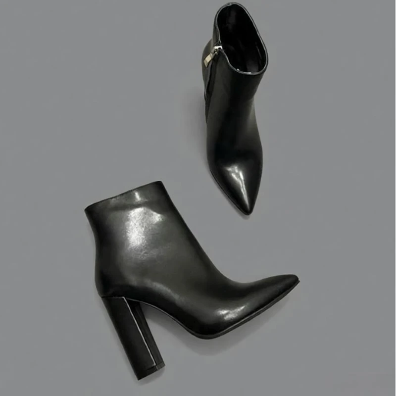 

Черные, красные матовые кожаные ботильоны на блочном каблуке, лаконичные женские короткие ботильоны с острым носком на молнии, современная подиумная обувь на массивном каблуке