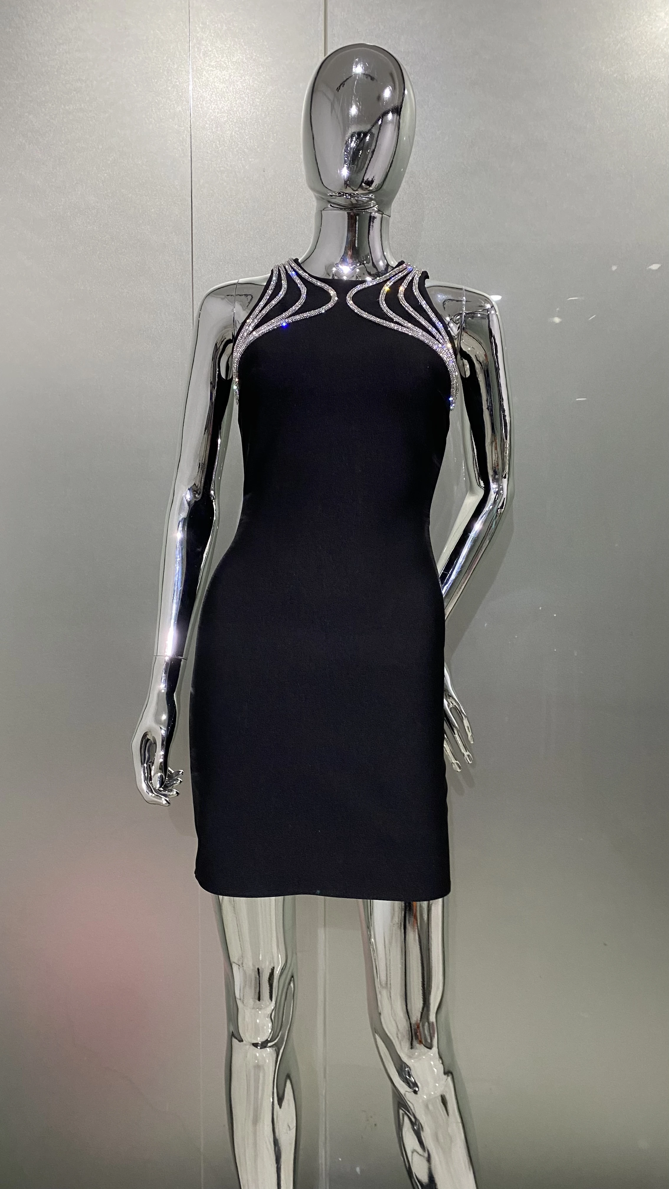 STOCK Shining Diamonds Chain Sleeveless Black MIni Bandage Dress Elegant Woman Evening Party Dress Cocktail Party Outfit
