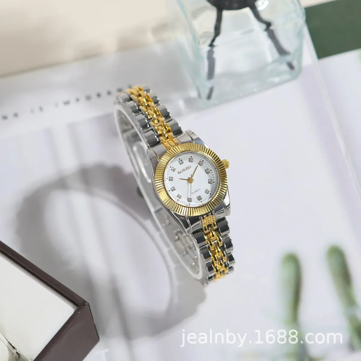 2pcs Couple Watch High End Fashion Simplicity Fashion Pair Watch Steel Band Men's and Women's Quartz Couple Watch