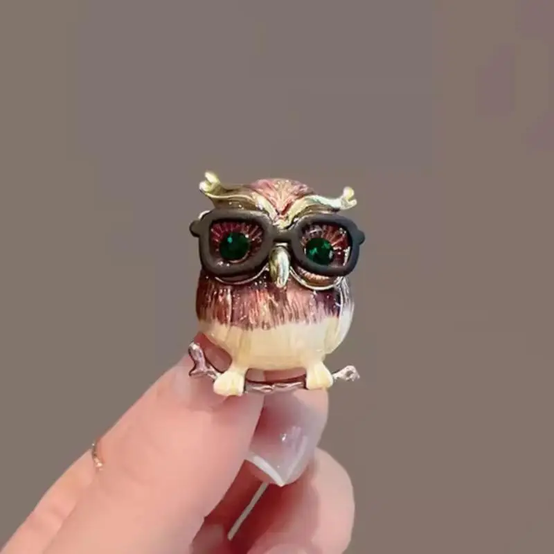 Creative Cartoon Owl Brooch Pins Vintage Cute Wear Glasses Personality Animal Brooch For Women Men Clothing Jewelry Accessories