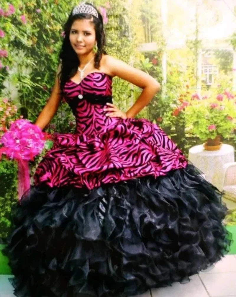 Fuchsia And Black Quinceanera Dress Ruched Ruffles Organza Ball Gown Sweetheart Corset Prom Dresses Customized