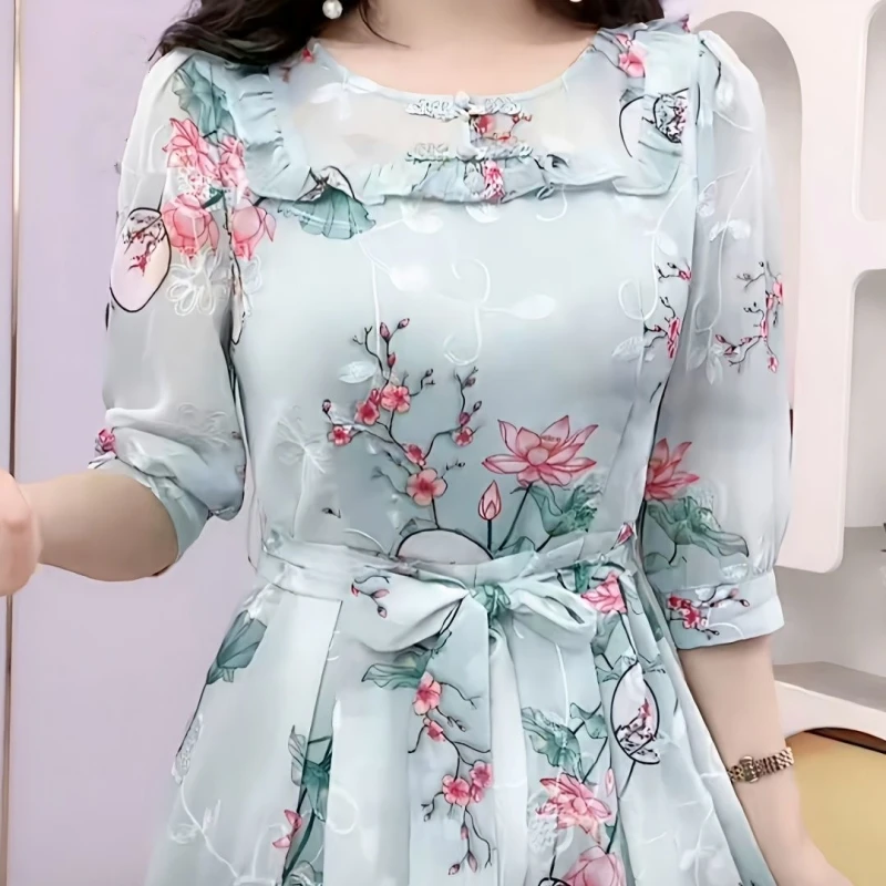 2024 Spring/Summer New Dresses with Fragmented Flowers Women\'s Belly Covering and Meat Covering Extra Large Size Small Fragra