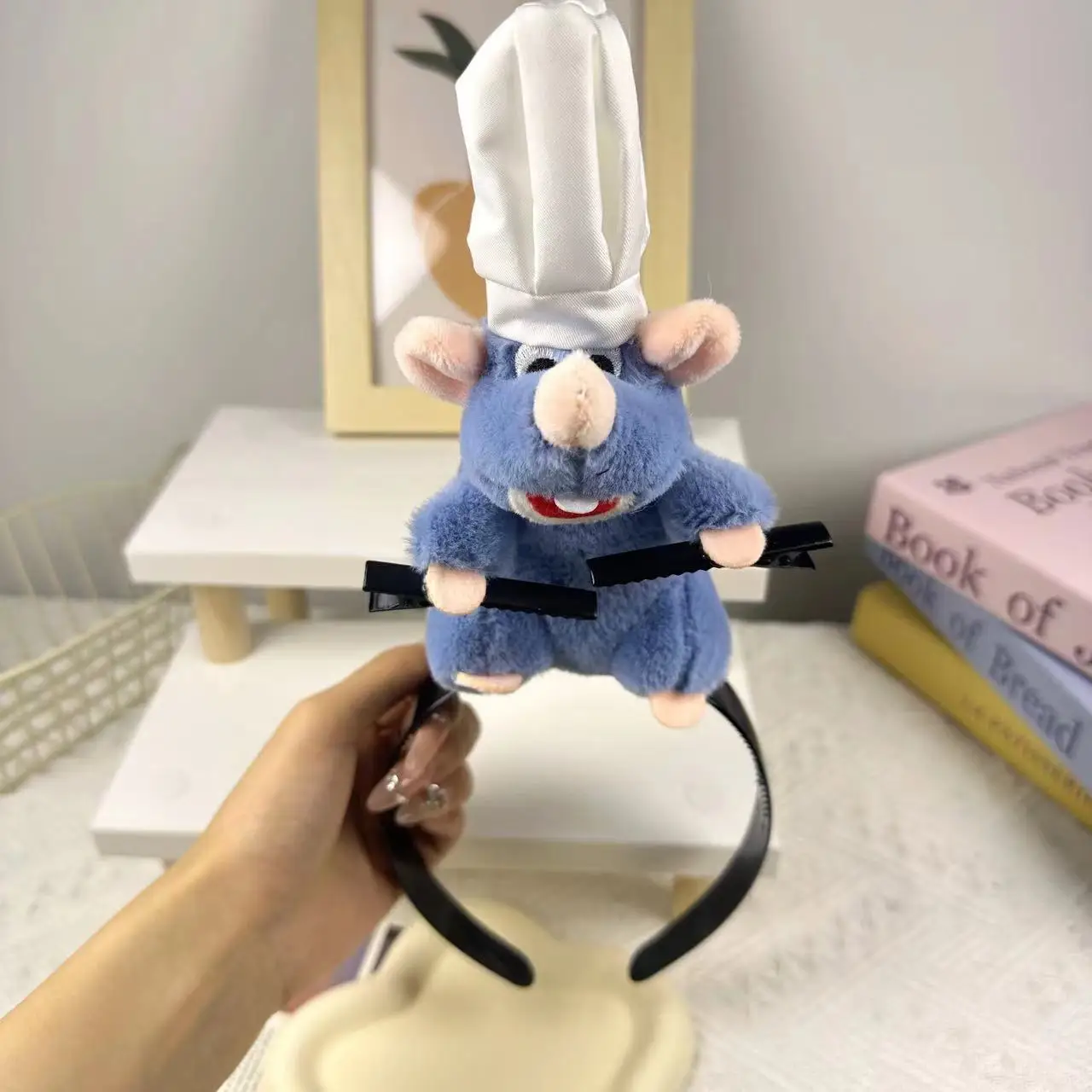 1 Stück „Mouse King“-Haarband: Ein niedliches, plüschiges Haaraccessoire mit einem Mäusegesicht, erhältlich in verschiedenen Farben, ideal für Partys. – Detail 7