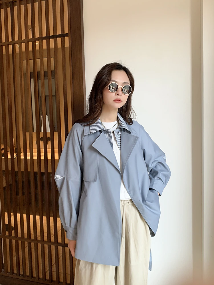 

Синий весенний новый женский костюм-двойка в британском стиле с поясом, приталенный, с элементами пэчворка, для повседневной носки, из полиэстера...