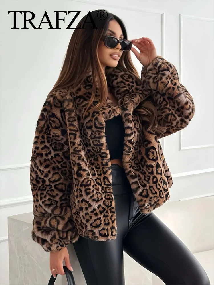 TRAFZA 2024 Women's Winter Jacket Vinatge Leopard Fleece Long Sleeve Turn Down Collar Pockets Short Coat Fashion Thicken Coat