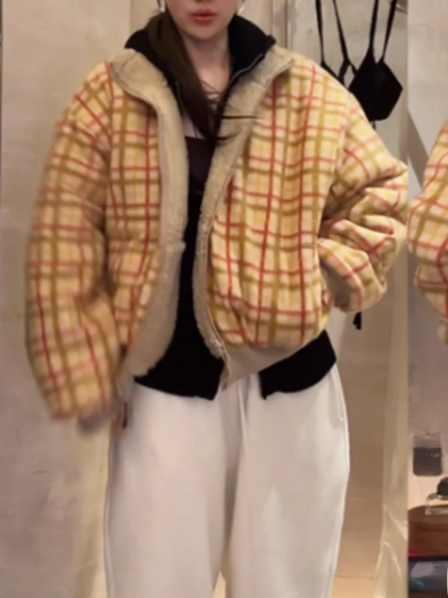 

Женская зимняя куртка в клетку с воротником-стойкой, из хлопка, двусторонняя, утепленная овечьим мехом, на молнии