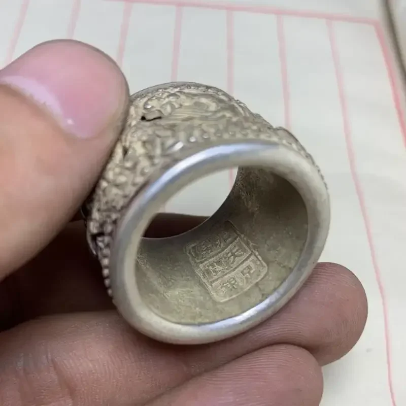 جمع الصين القديمة التبت الفضة النحت قوة مياو الفضة الإغاثة كيلين الدائري أو قلادة هدية التميمة