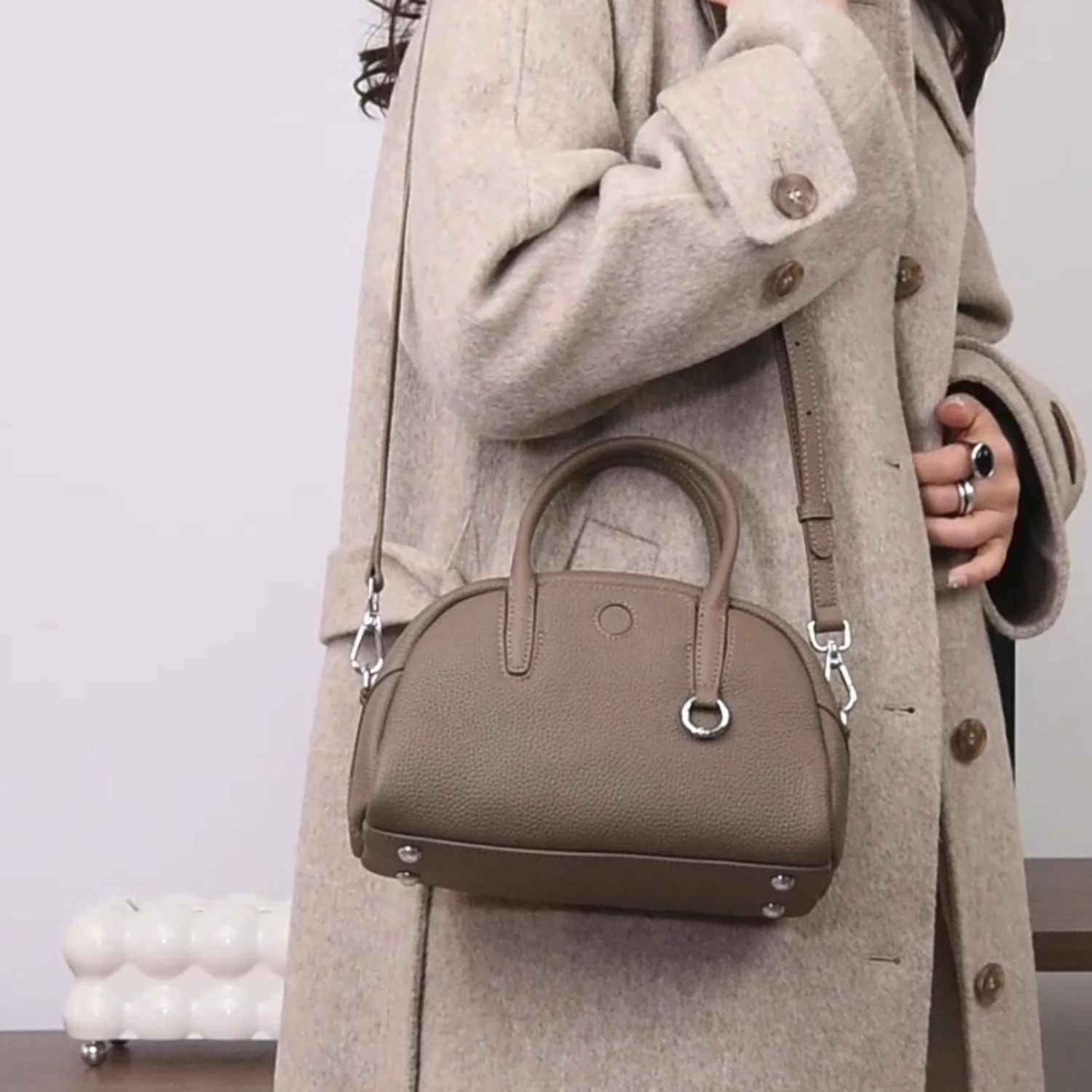 

Retro style luxury woman handbag genuine leather Minimalist Anti-theft Lychee texture Delicate durable Women's bags Shoulder bag