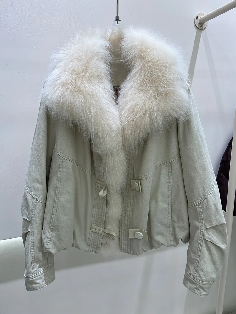 معاطف شتوية للسيدات على الموضة لعام 2025 بياقة من فرو الثعلب الطبيعي سترة أوزة للأسفل معاطف نسائية سترات منتفخة
