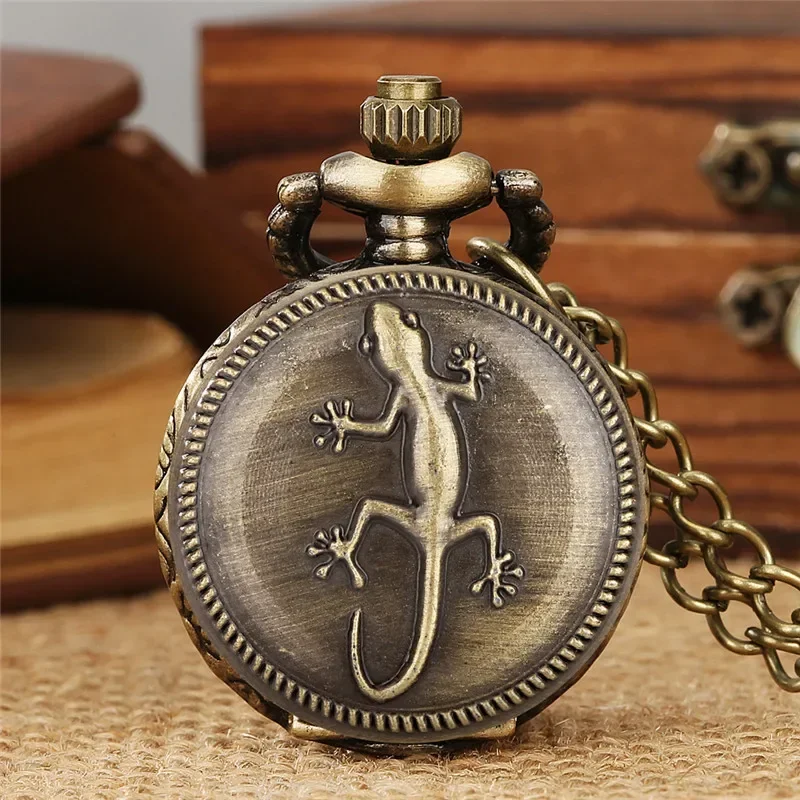 

Retro Small Size Watches Lizard Design Antique Quartz Pocket Watch for Men Women with Sweater Chain Arabic Number Dial Clock