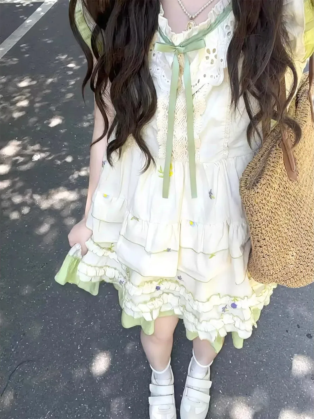 

Sweet Cute White Cake Skirt Dress Women's Summer Knot Lace Trim Small Size Set Dress Elegant Fashionable Gown