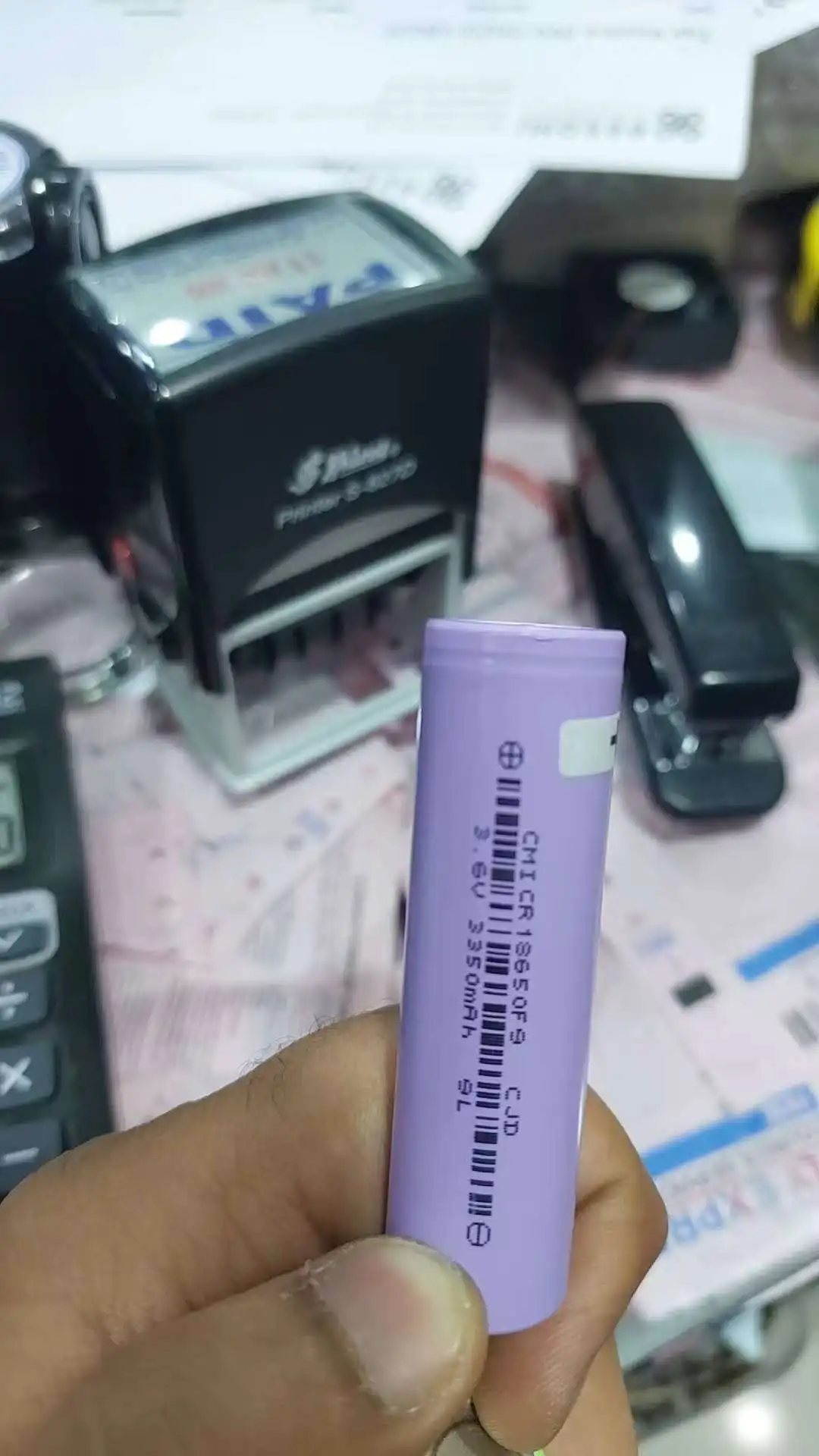 buy more will cheap Full capacity 18650 lithium battery 3350MAH rechargeable battery 3.7V full capacity rechargeable battery