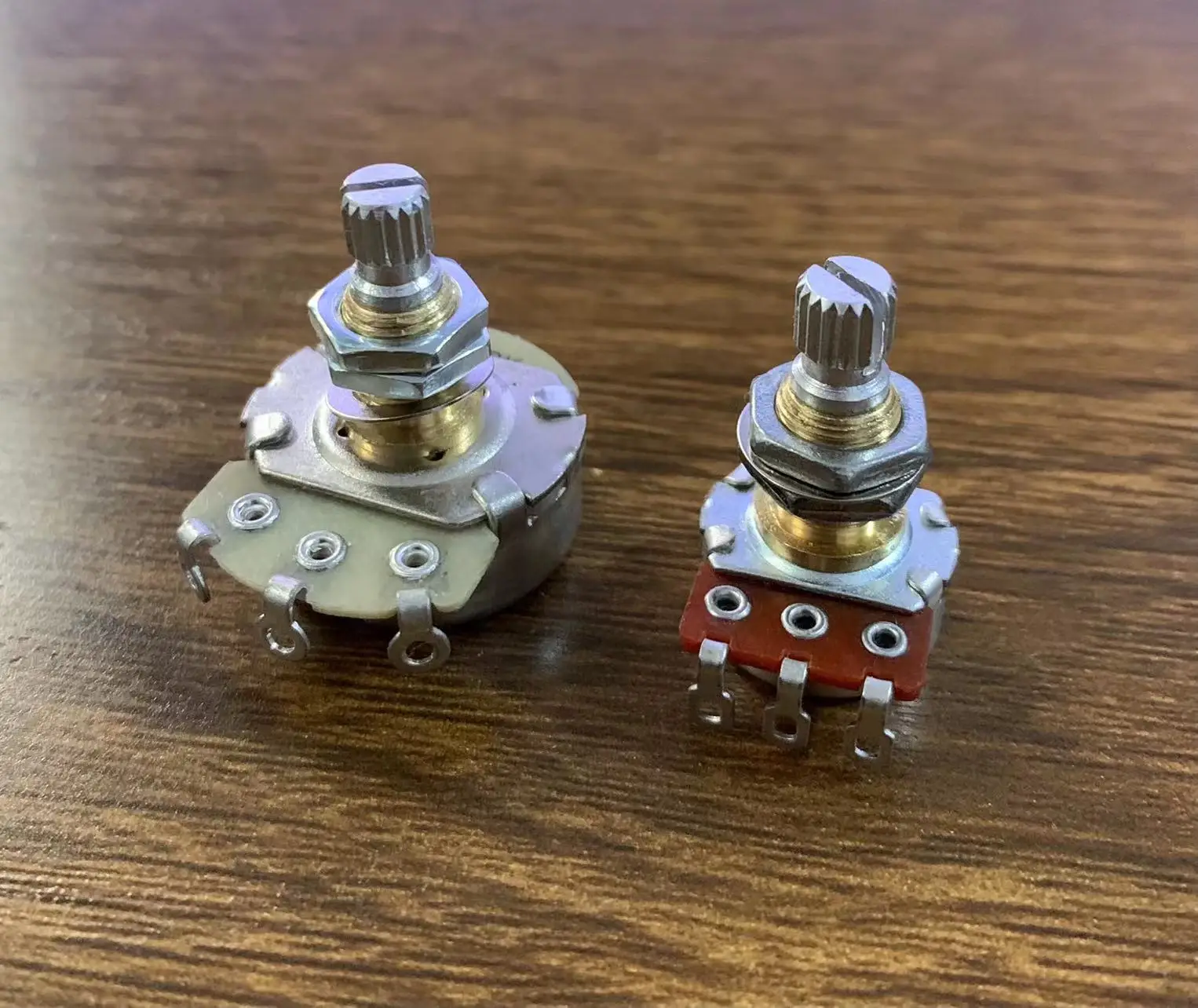 Professional Alpha Brass Shaft Potentiometer  ( POT ) for Electric Guitars & Bass Accessories in Stock Discount Good Quality