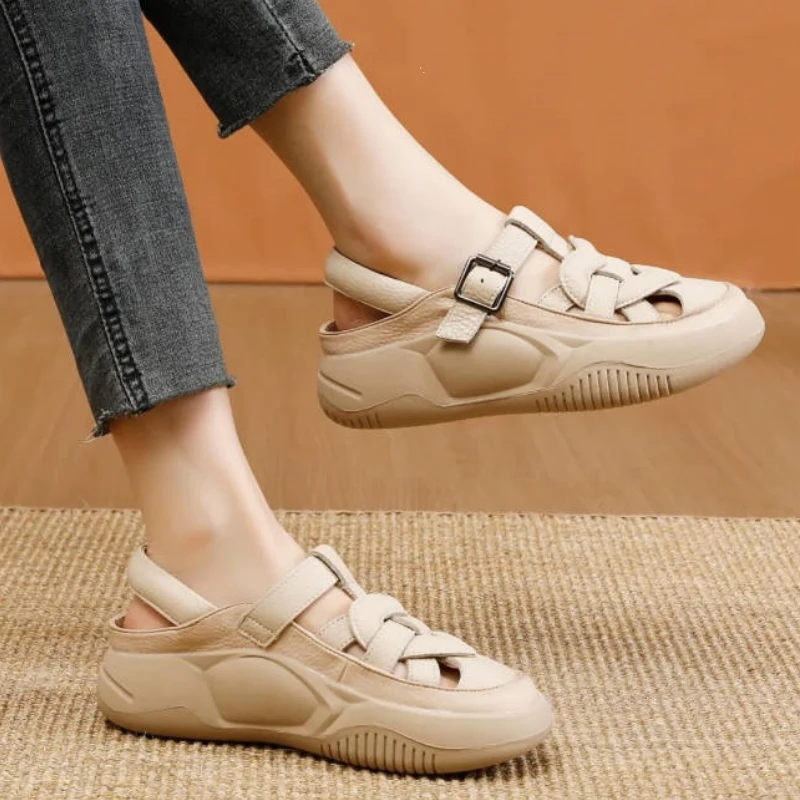 Leather Women\'s Beach Sandals Breathable Soft Thick Sole Closed Toe Hollow Vulcanized Sneaker Lady Retro Roman Shoes  A0135