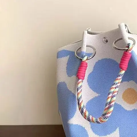 

Женская винтажная вязаная большая сумка с цветочным принтом Butterfly — легкий полиэстер с регулируемыми плетеными лямками и металлическими кольцами