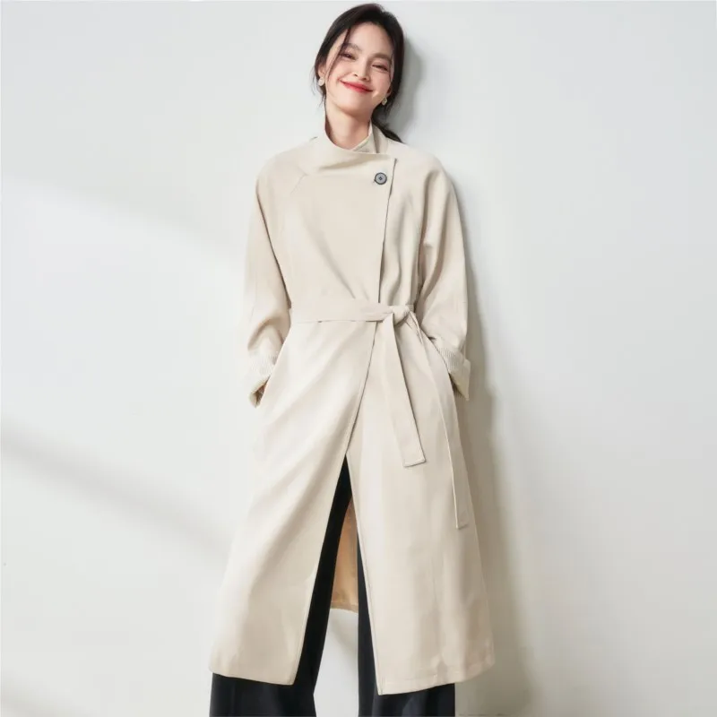 

A minimalist stand-up collar design simple and casual commuting long coat mid-length trench