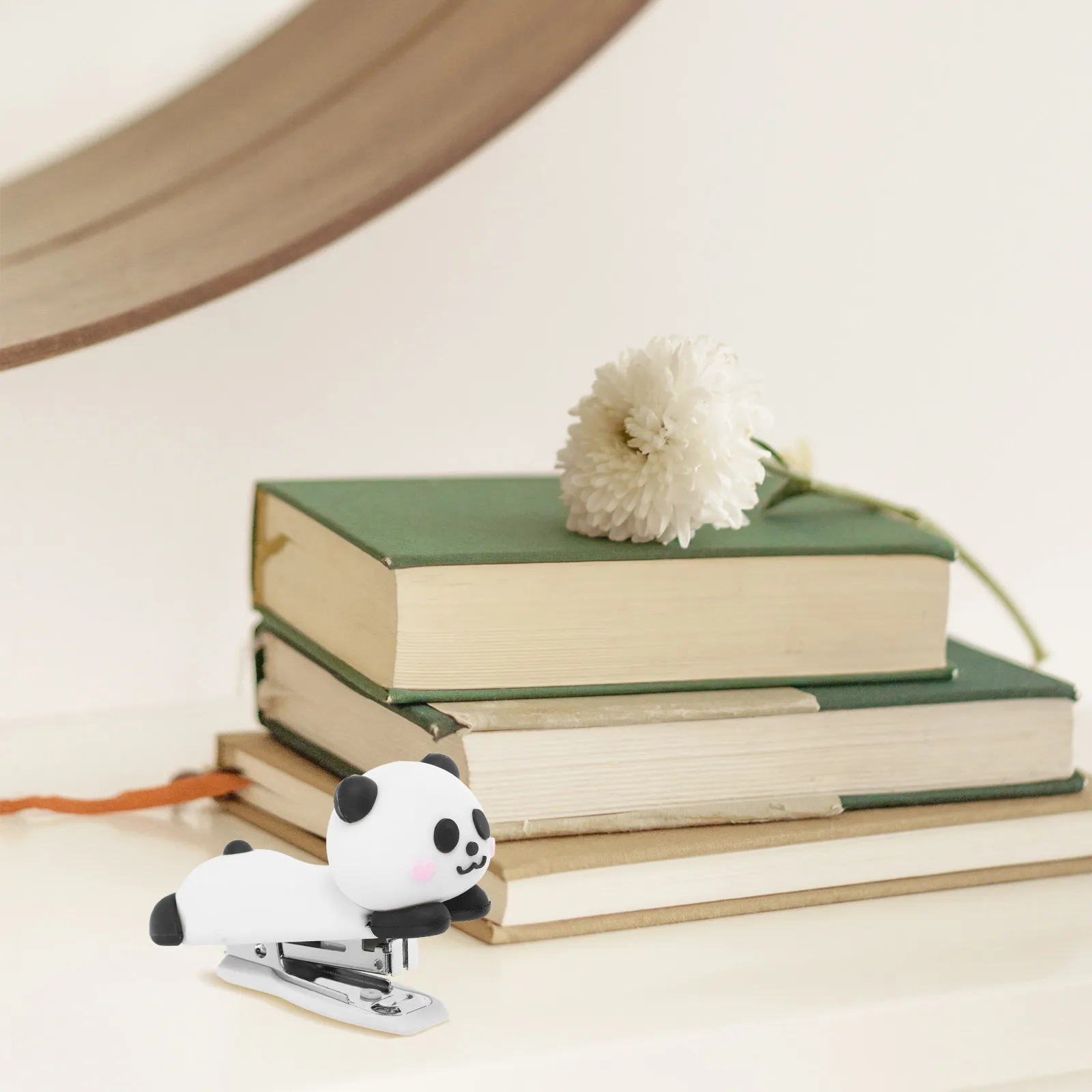 

Mini Panda Desktop Stapler Cute Portable Student Stapler for School Home Office Classroom Use Fun Stationery Organizer