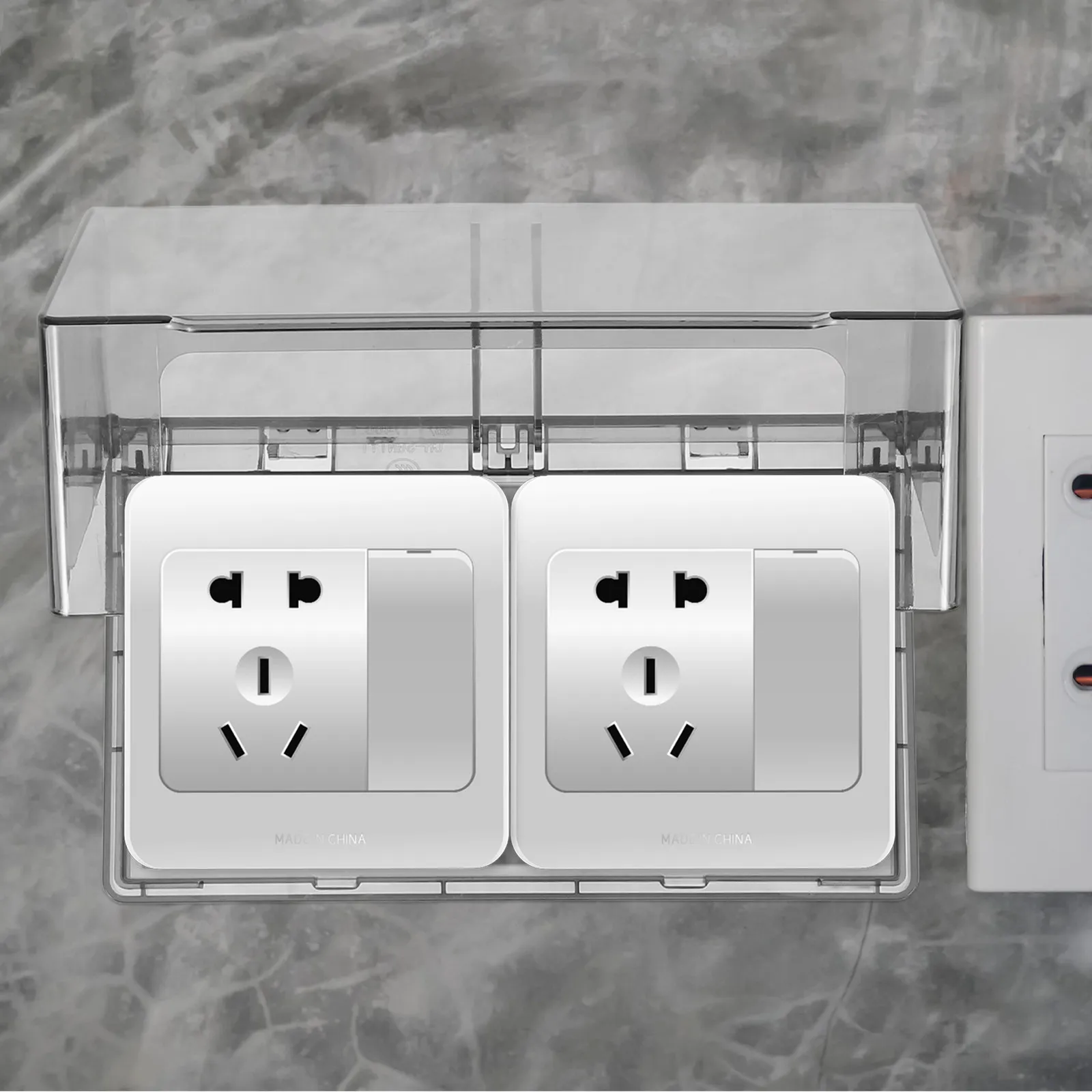 

1 шт. Утолщенная двухпозиционная водонепроницаемая защитная крышка для розетки с клейкой основой, защита от брызг, для дома и офиса