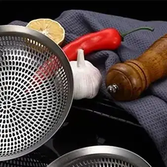 

Thickened Stainless Steel Colander Extended Handle Multi-purpose Strainer Hot Pot Filter with Hanging Hole Kitchen Gadgets