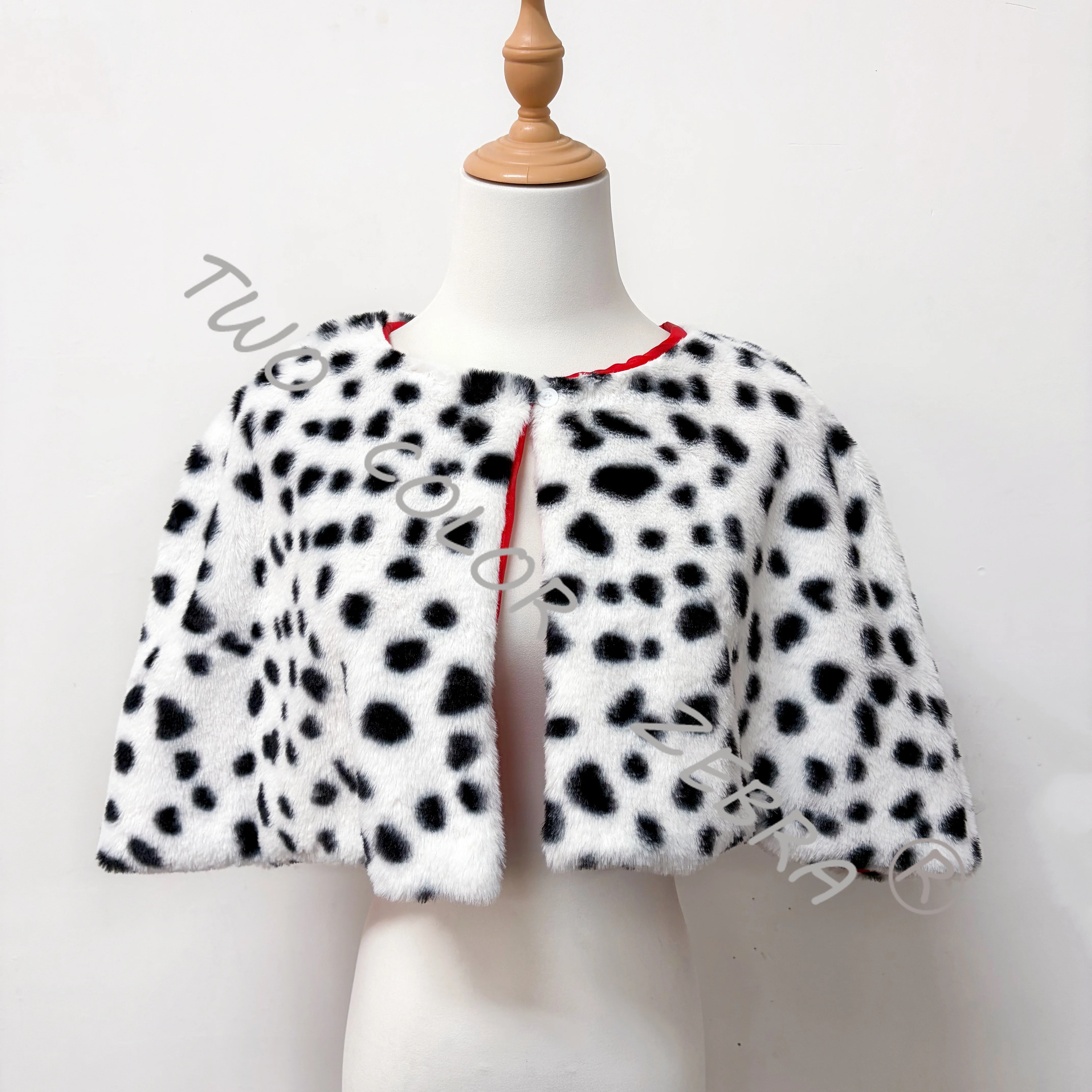 Cruella Deville Cosplay Costume Anime Black and White Witch Cloak Spotted Dog Leopard Print Scarf Wig Gloves Accessories Cos view 5
