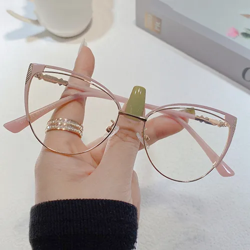 Imagen 1 del producto Nuevo diseño de marca Retro señora ojo de gato marco fotocromático Anti luz azul ordenador hipermetropía mujeres gafas de lectura grados 0 a + 6
