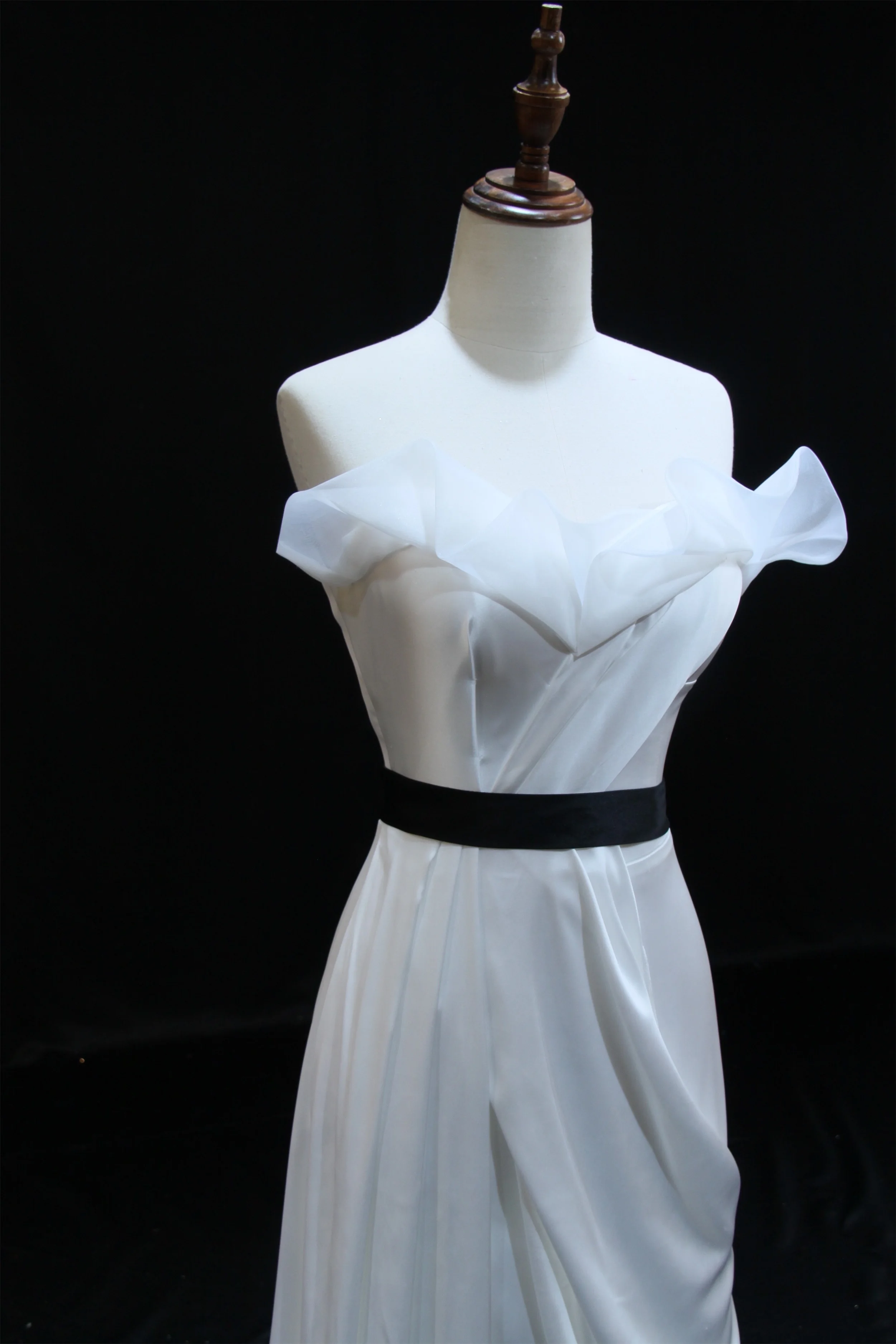 Sleeveless Pleated Satin White Wedding Dress, Beautiful, High Quality, Latest, A006